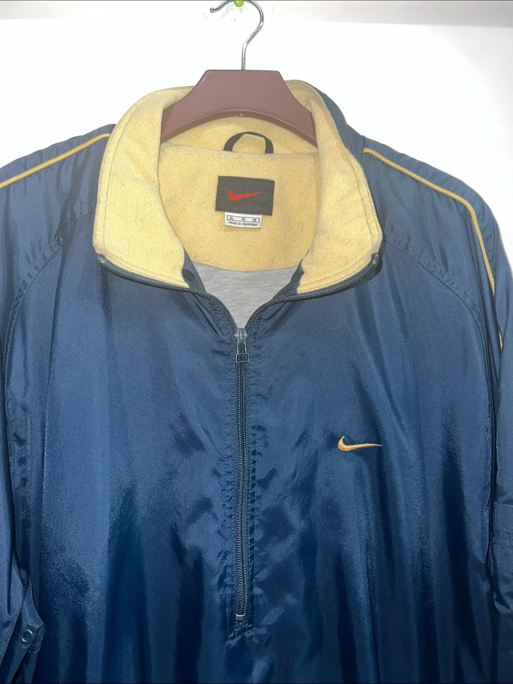 Nike Men’s Navy and Yellow Lightweight Vintage Windbreaker Jacket 90s